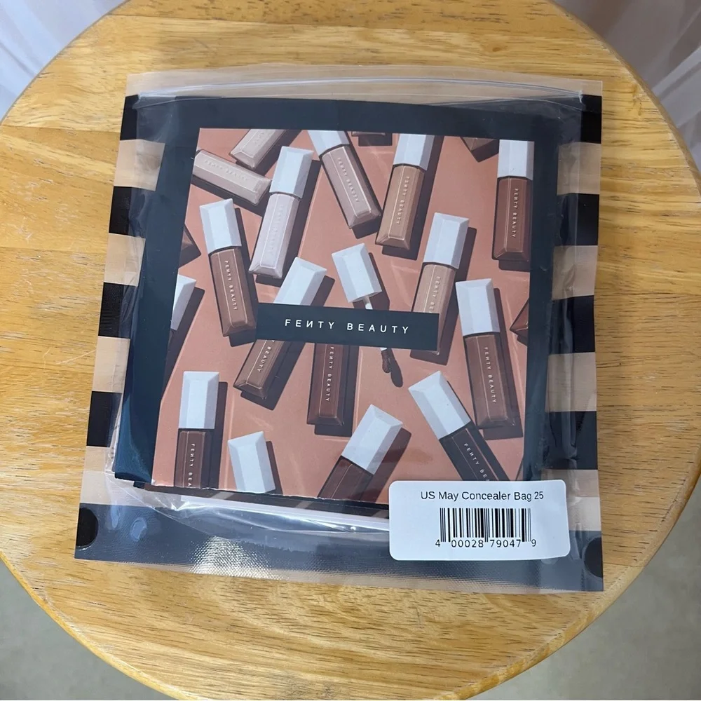 NWT Sephora Concealer Sampler Beauty Bag